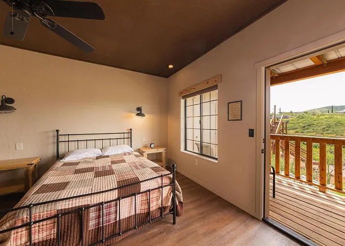 Chalet Miners #2 - King Bed - Accessible - Private Balcony *