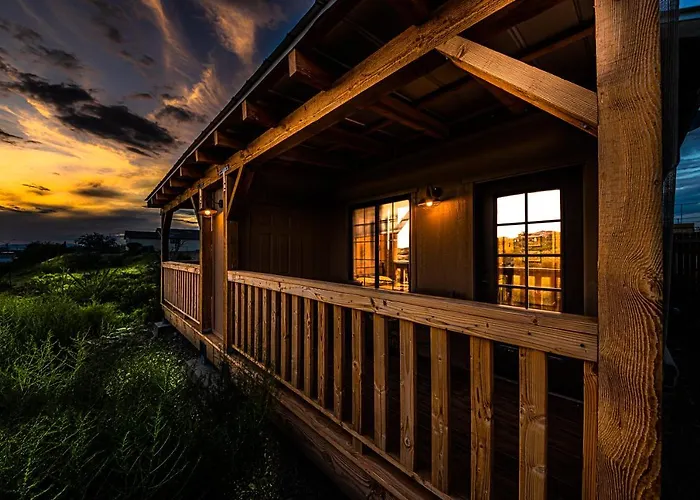 Chalet Miners #2 - King Bed - Accessible - Private Balcony